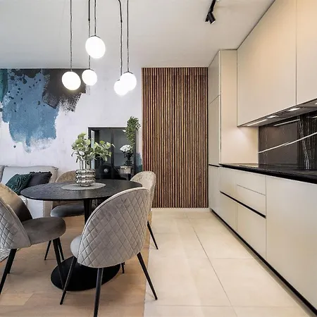 Apartment Lux 2 - With Garage And Balcony