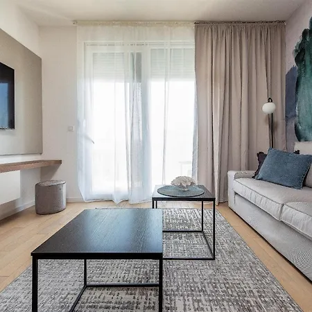 Lux 2 - With Garage And Balcony 아파트