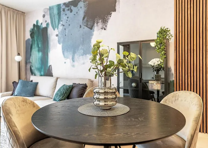 Lux 2 - With Garage And Balcony 아파트