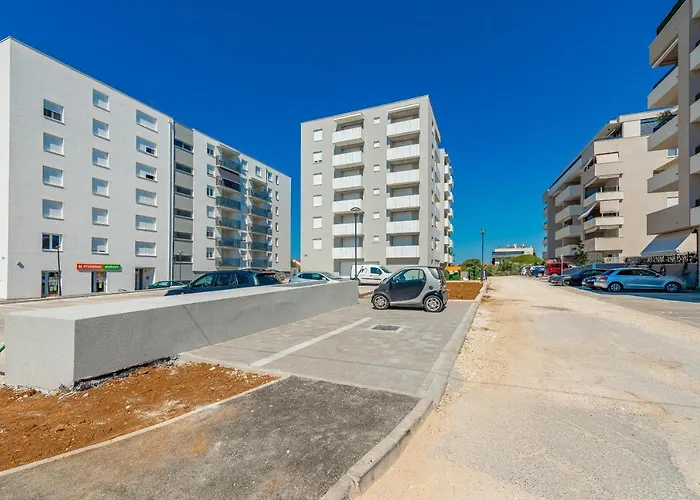 아파트 Lux 2 - With Garage And Balcony